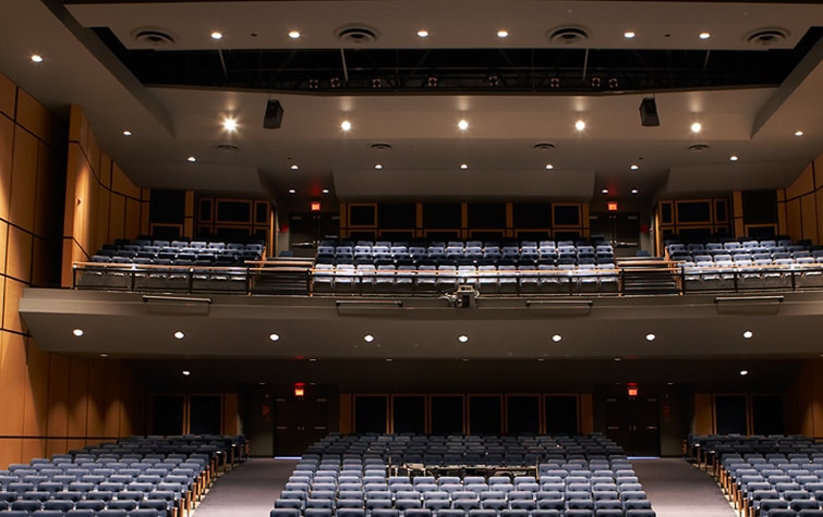 Découvrez l'intérieur de la salle de spectacle du TMC